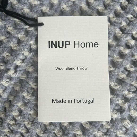 New INUP Home WOOL BLEND Gray / White Throw Blanket 51" X 67" (waffle pattern) - Picture 4 of 6
